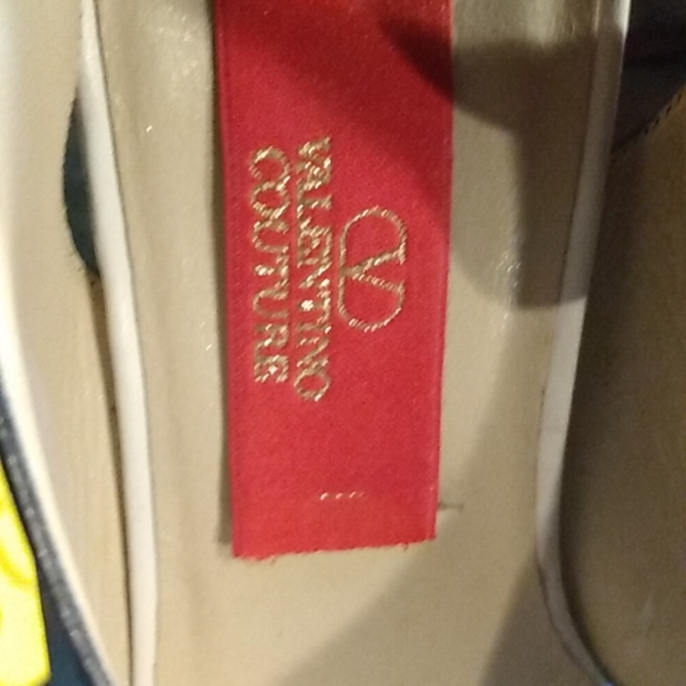 Shoes - Picture 2 of 6